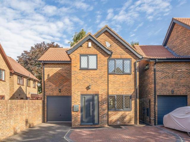 House for rent in Corfe Mullen