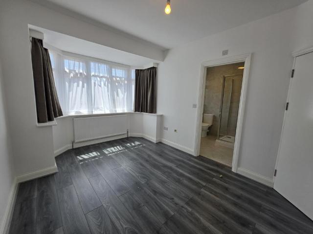 House for rent in London Borough of Ealing, Greenford