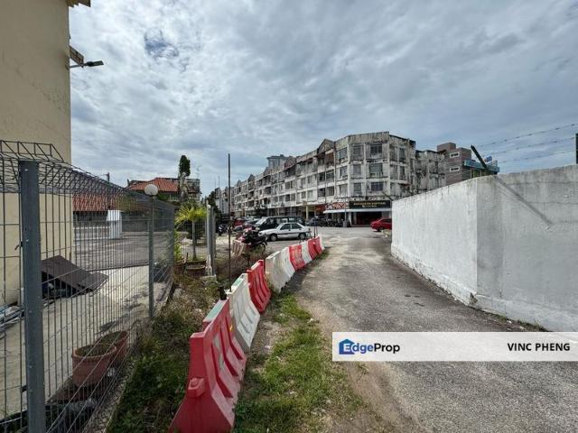 House for sale in Malaka
