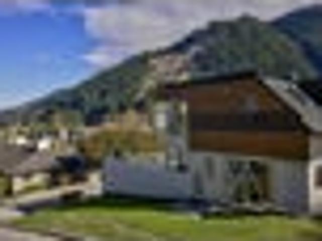 Townhouse for rent in Otakou