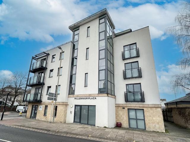 Apartment for rent in Lynworth, Golden Valley