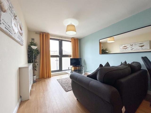 Apartment for rent in Lynworth, Golden Valley