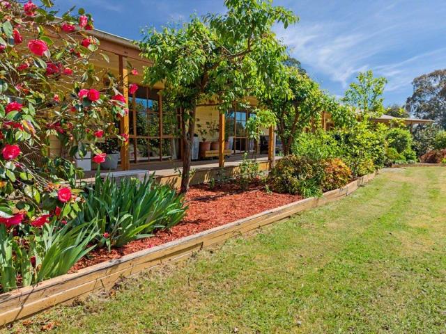 Cottage for sale in Mansfield, Shire of Mansfield