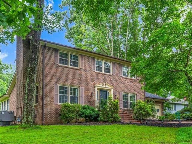 House for sale in Eden