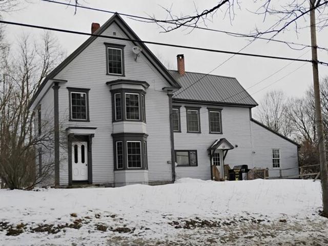 House for sale in West Farmington, Farmington
