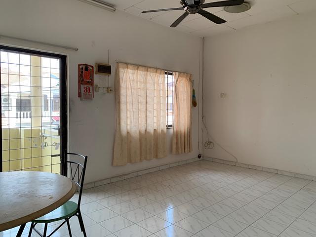 Townhouse for sale in Malaka