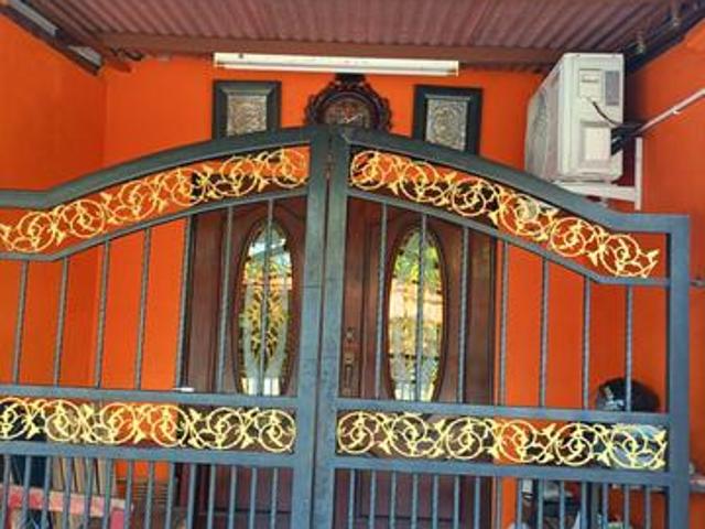 Townhouse for sale in Malaka