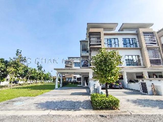 Terraced House for sale in Kuala Selangor, Selangor