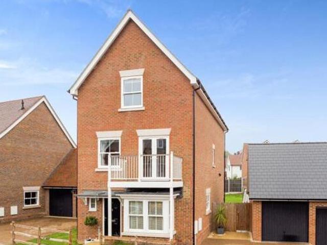 House for sale in Hawkenbury, Sandown Park