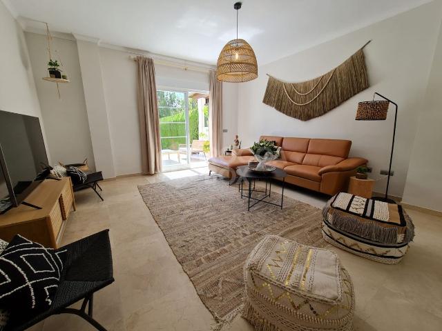 Casa en alquiler en Nueva Andalucía, Costa del Sol Occidental