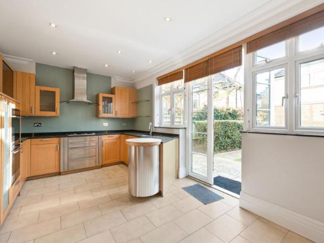 House for rent in Kew, Greater London