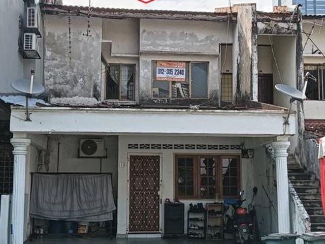 Townhouse for rent in Country Heights Damansara, Kuala Lumpur