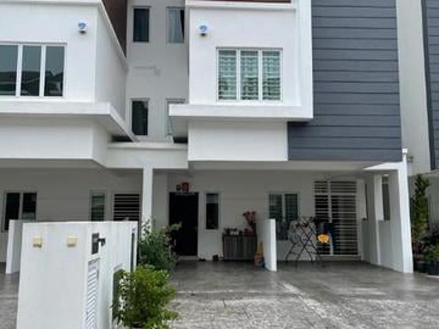Townhouse for sale in Wellesley, Penang