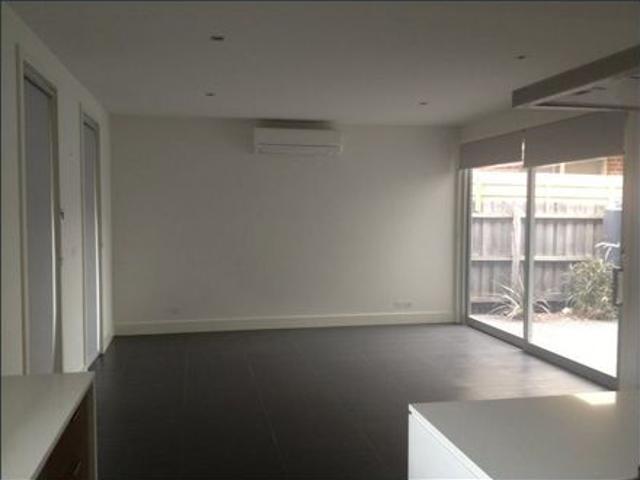 Townhouse for rent in Camerons Creek, Victoria