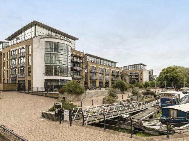 Apartment for rent in London Borough of Hounslow, Greater London