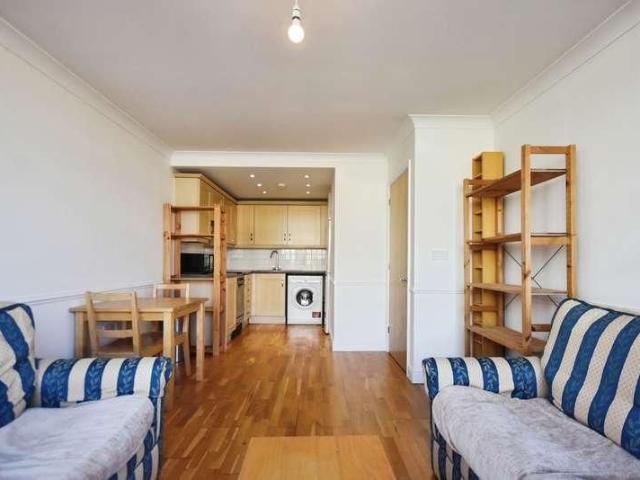 Apartment for rent in London Borough of Hounslow, Greater London