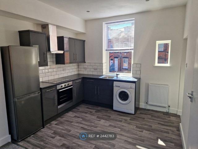 Apartment for rent in Hill Top, Leeds
