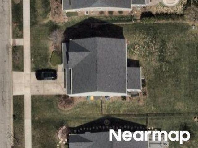 House for sale in Shorewood
