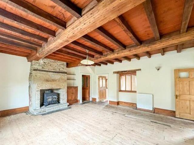 House for sale in Huddersfield, West Yorkshire