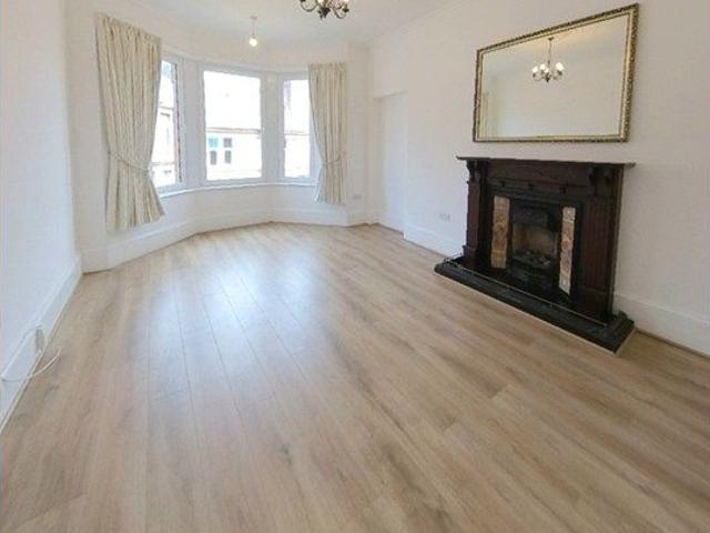Apartment for rent in Castlehead, Glenburn