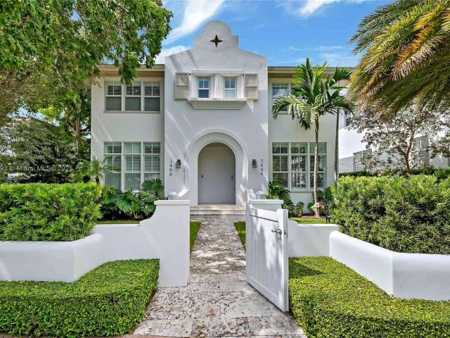 Townhouse for rent in Coral Gables, Florida