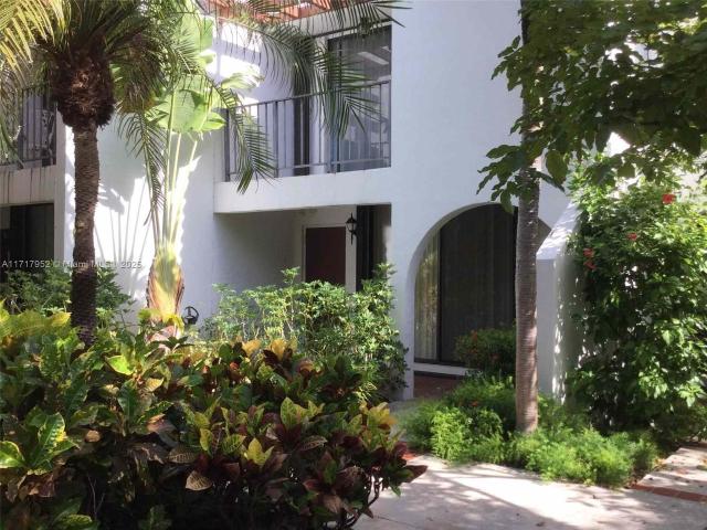 Townhouse for rent in Key Biscayne, Florida