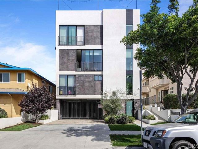 Townhouse for rent in Canoga Park, California