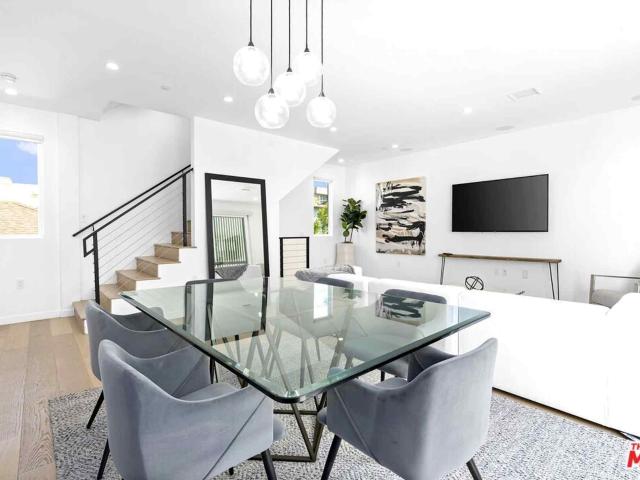 Townhouse for rent in Canoga Park, California