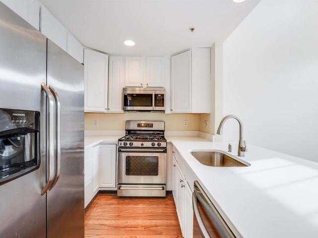 Townhouse for rent in Guttenberg, New Jersey