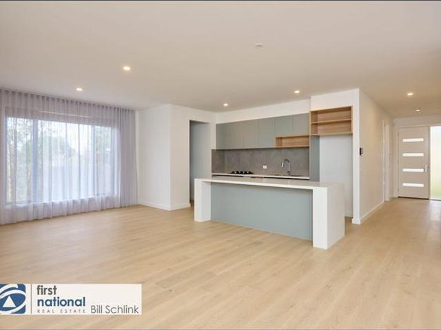 Townhouse for rent in Balwyn East, Melbourne