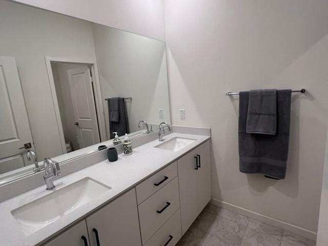 Room for rent in Ontario, California