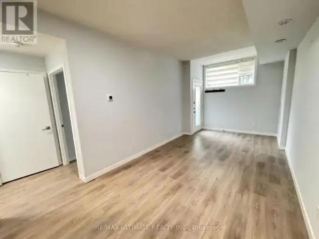 Townhouse for rent in Burlington, Ontario