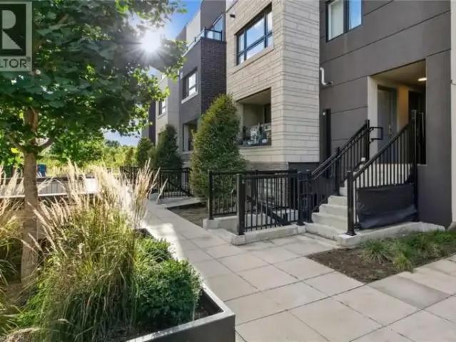 Townhouse for rent in Burlington, Ontario