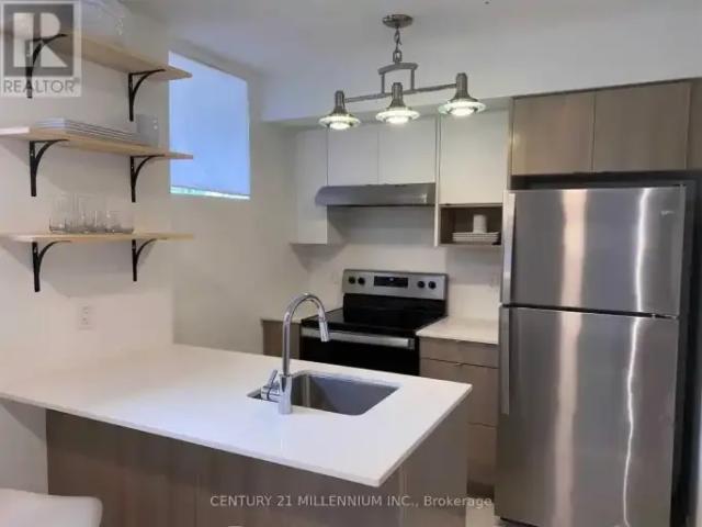Townhouse for rent in Burlington, Ontario