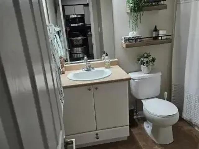 Townhouse for rent in Burlington, Ontario