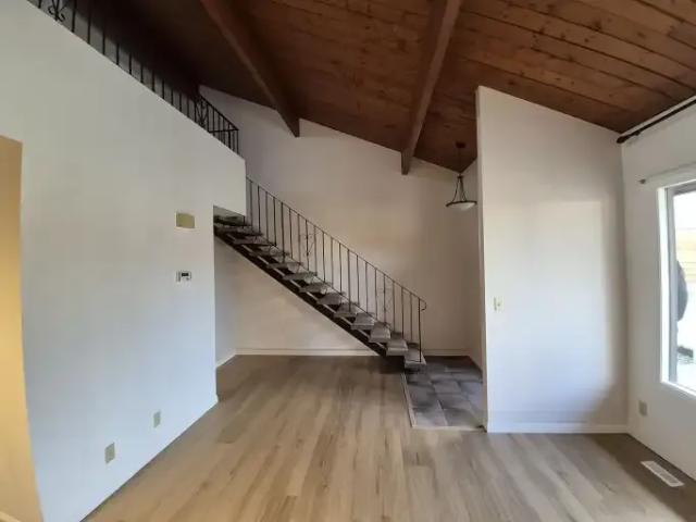 Townhouse for rent in Richmond, Calgary