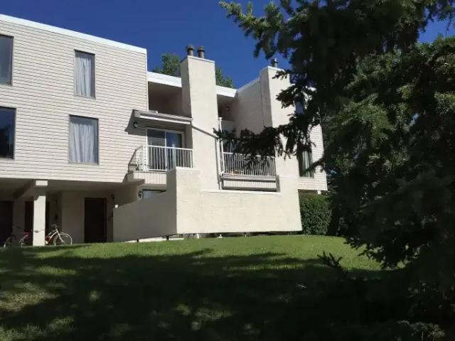 Townhouse for rent in Northwest, Alberta