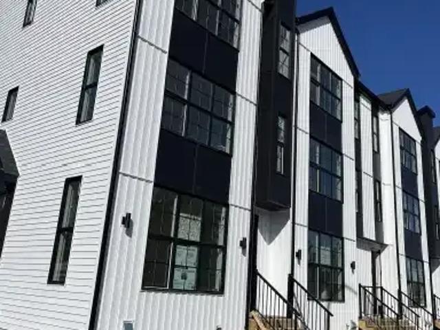 Townhouse for rent in Wedgewood, Alberta