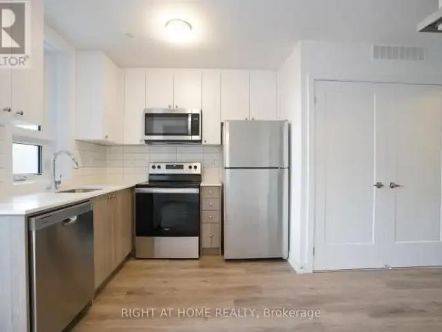Townhouse for rent in Laurentian Hills, Kitchener
