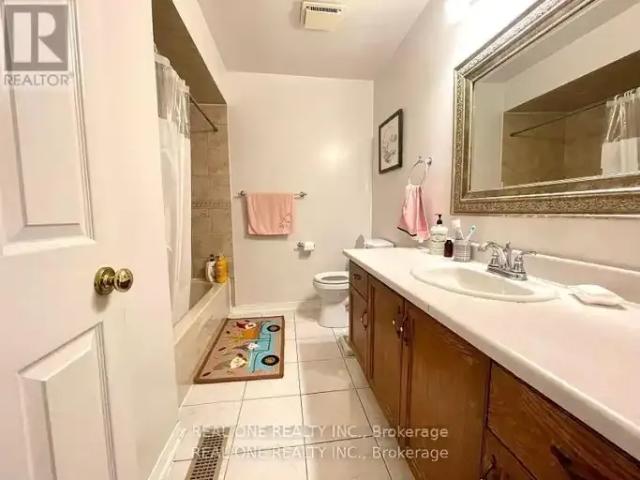 Townhouse for rent in Oakville, Ontario