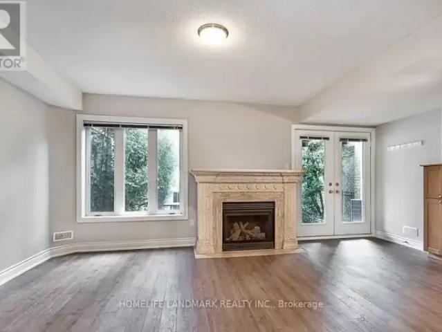 Townhouse for rent in Oakville, Golden Horseshoe