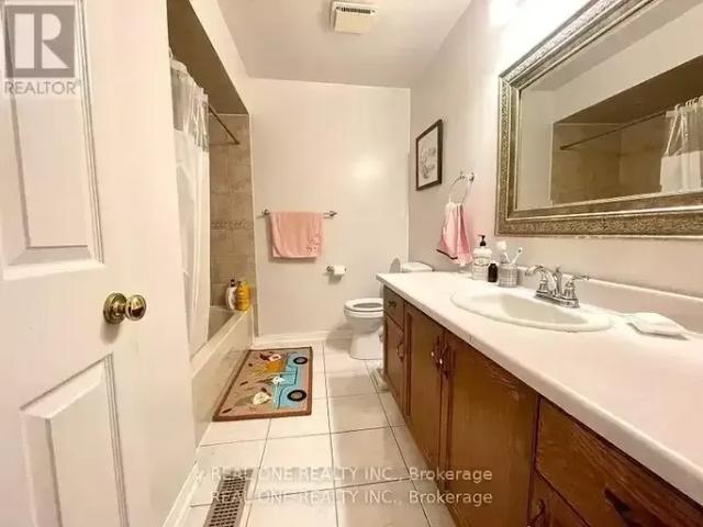 Townhouse for rent in Oakville