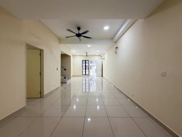 Townhouse for sale in Sepang, Tanjong Sepat