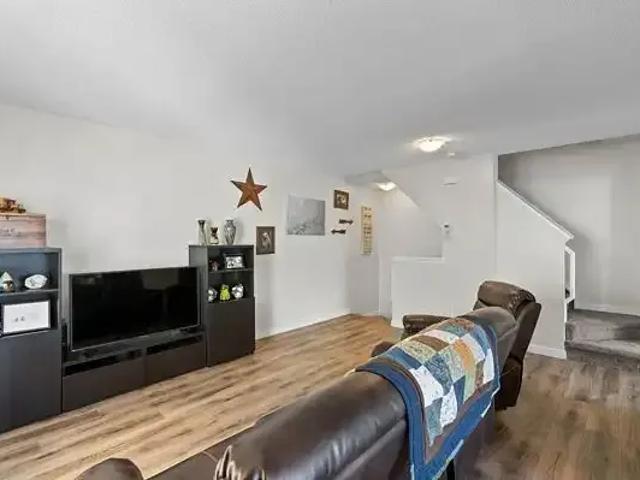 Townhouse for rent in Airdrie, Alberta