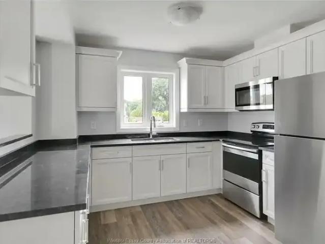 Townhouse for rent in Lakeshore, Ontario