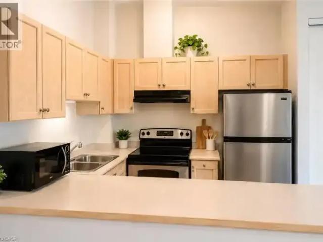 Townhouse for rent in Burlington, Ontario