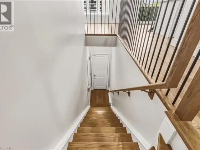 Townhouse for rent in Burlington, Ontario