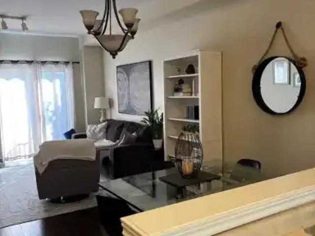 Townhouse for rent in Burlington, Ontario