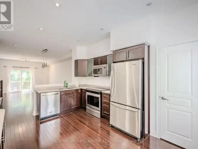 Townhouse for rent in Burlington, Ontario