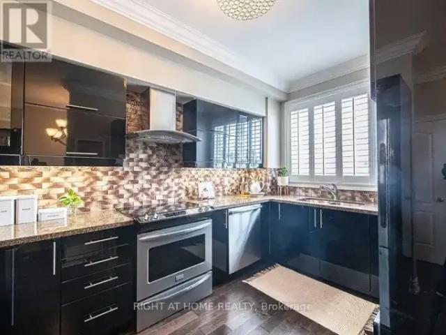 Townhouse for rent in Burlington, Golden Horseshoe